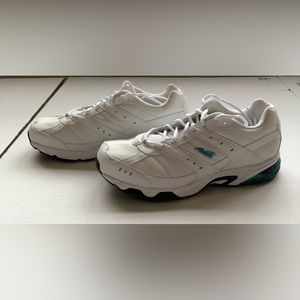 Avia women’s walking shoes size 10